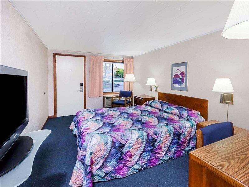 Knights Inn Mackinaw City Dış mekan fotoğraf