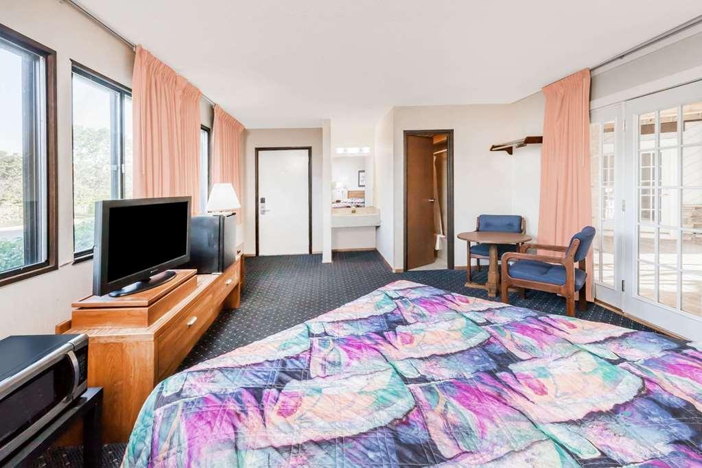 Knights Inn Mackinaw City Oda fotoğraf