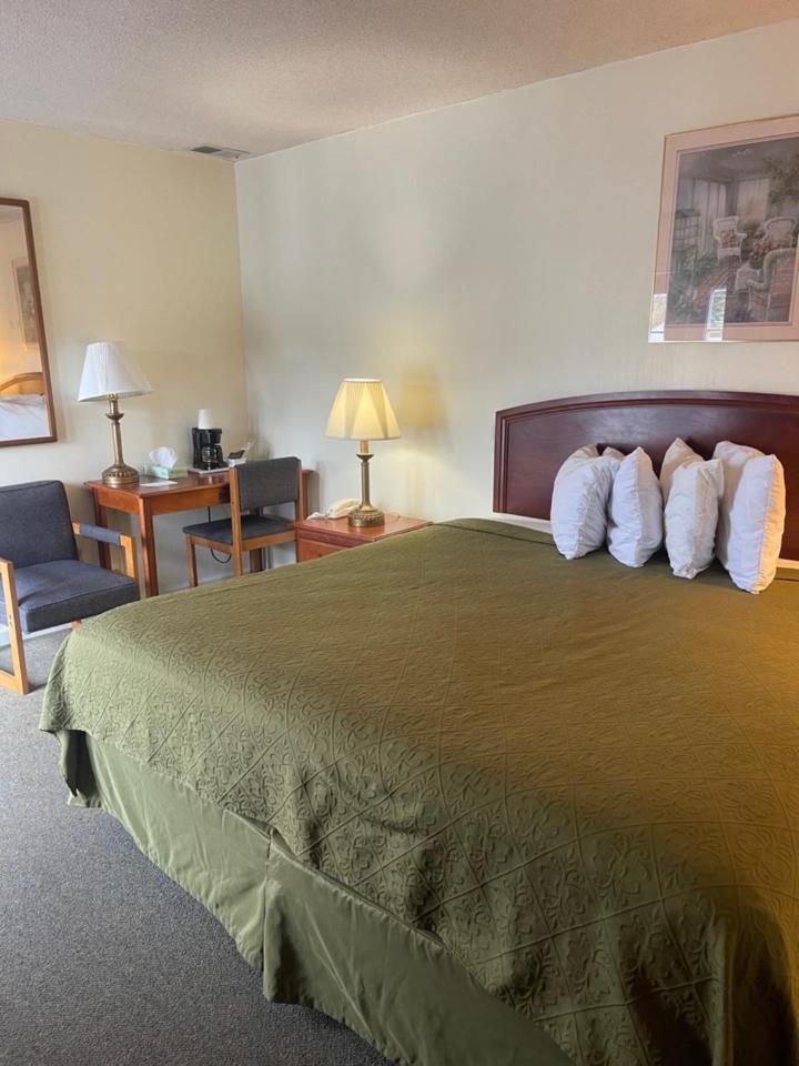 Knights Inn Mackinaw City Dış mekan fotoğraf