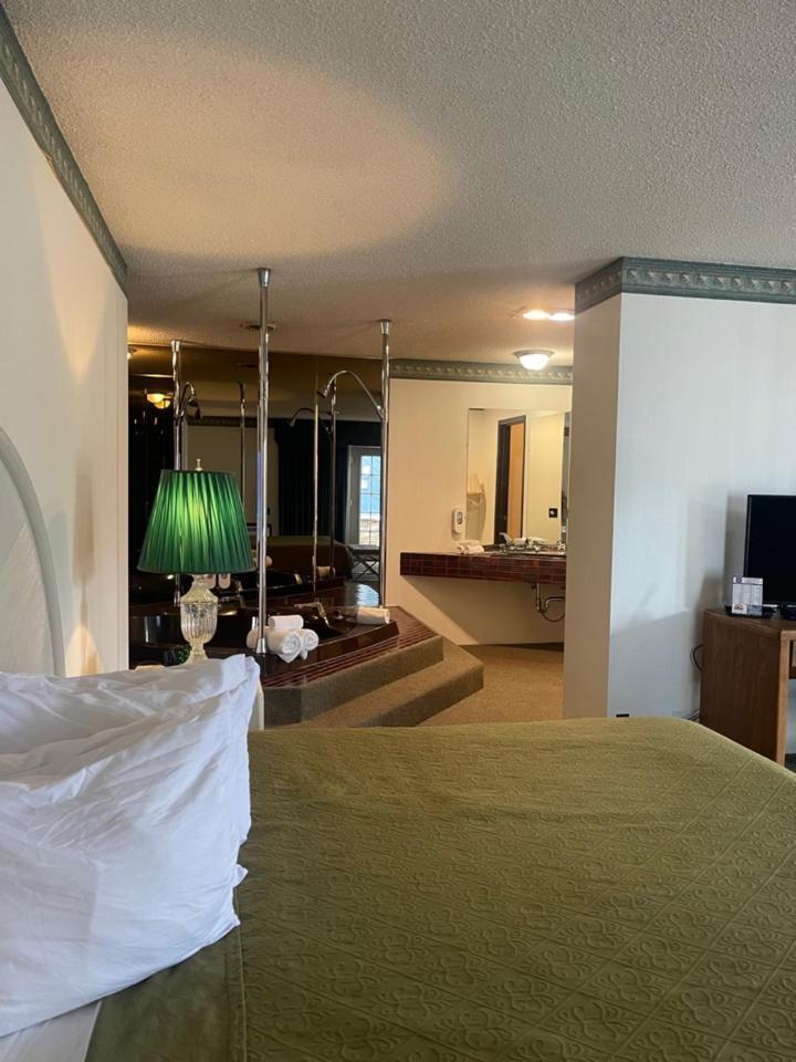 Knights Inn Mackinaw City Dış mekan fotoğraf