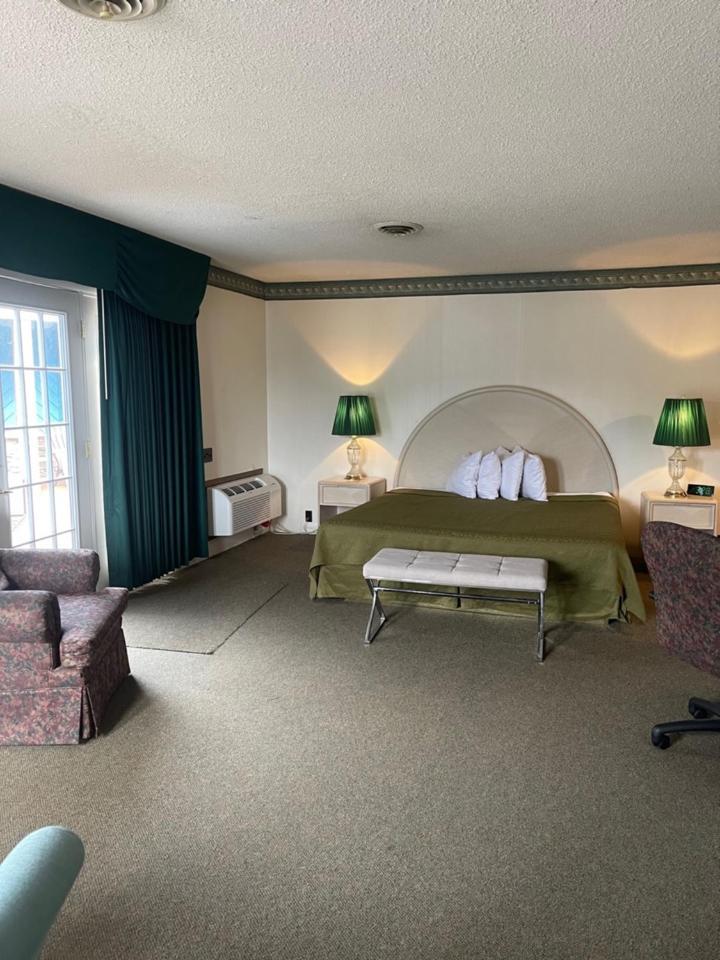 Knights Inn Mackinaw City Dış mekan fotoğraf