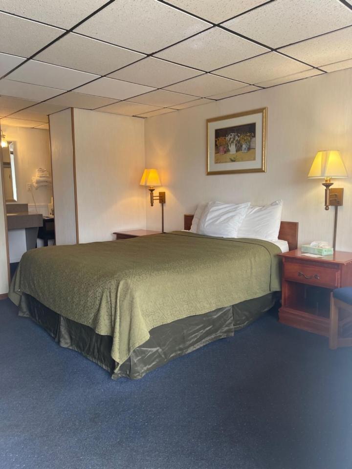 Knights Inn Mackinaw City Dış mekan fotoğraf