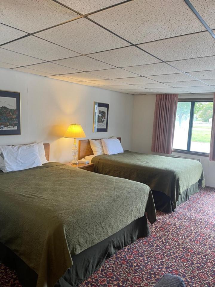 Knights Inn Mackinaw City Dış mekan fotoğraf
