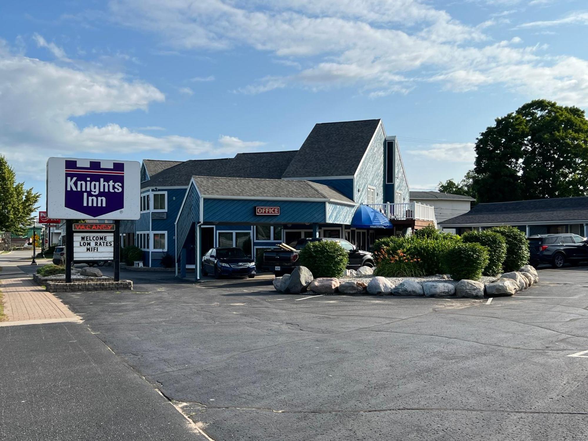 Knights Inn Mackinaw City Dış mekan fotoğraf