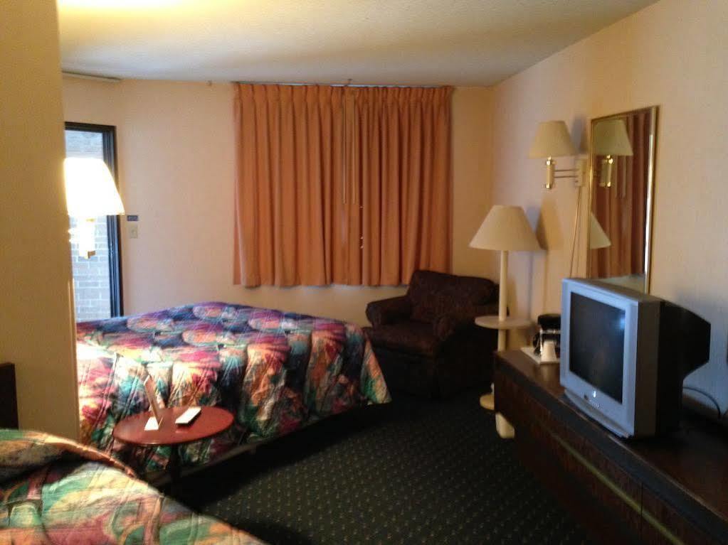 Knights Inn Mackinaw City Dış mekan fotoğraf