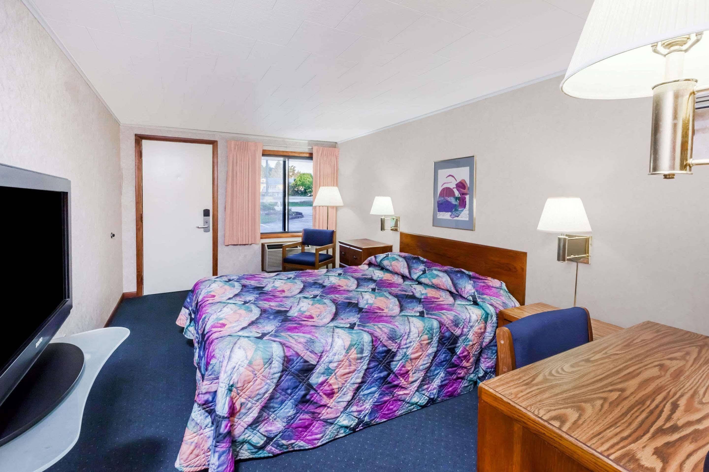 Knights Inn Mackinaw City Dış mekan fotoğraf